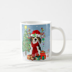 Mug Chien beagle en neige avec cadeaux de Noël
