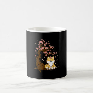 Mug Chien de Shiba inu assis sous l'arbre aux fleurs d