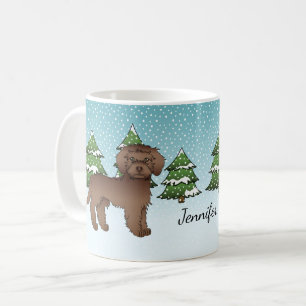 Mug Chien Mini Goldendoodle Brun Dans Une Forêt D'Hive