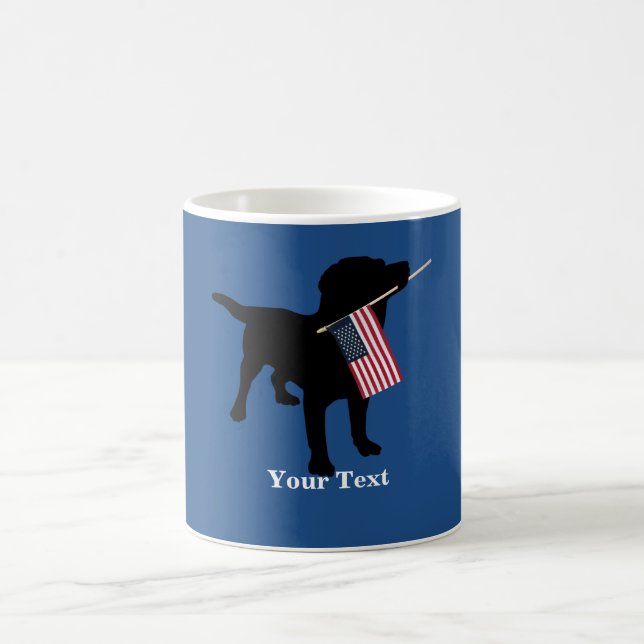 Mug Chien noir de laboratoire avec le drapeau (Centre)