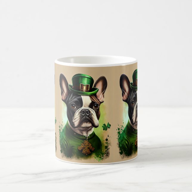 Mug Chien-taureau français en tenue de la Saint Patric (Centre)