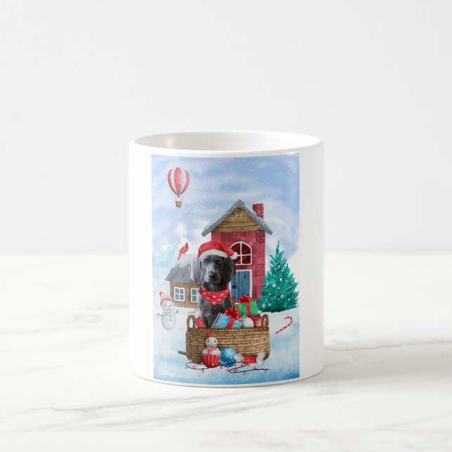 Mug Chien Weimaraner dans la maison de Noël enneigée (Centre)
