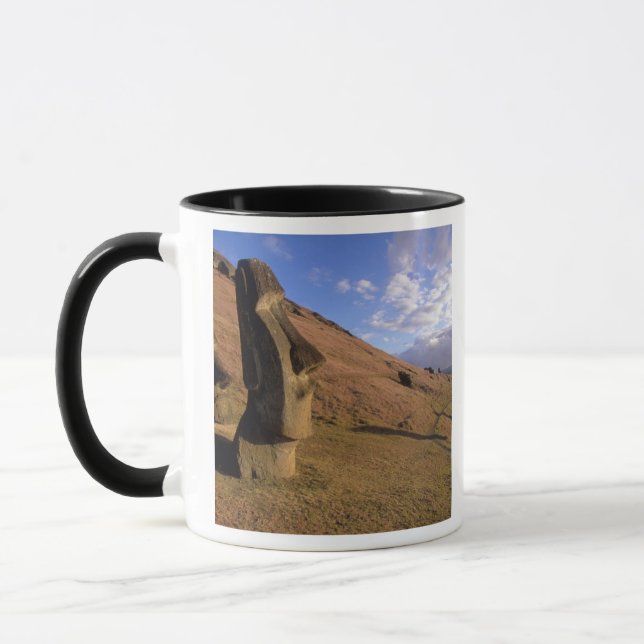 Mug Chili, Île de Pâques. Colline avec Moai (Gauche)