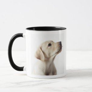 Mug Chiot blond de Labrador collant la langue