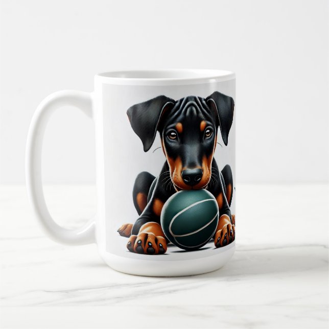 Mug Chiot de Doberman Pinscher tenant une balle (Gauche)