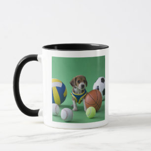Mug Chiot entouré par des boules de sport
