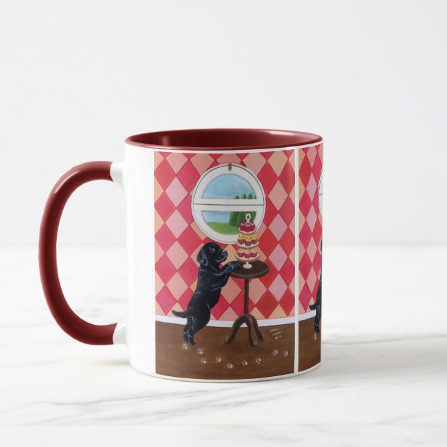 Mug Chiot noir de laboratoire avec des petits gâteaux (Gauche)