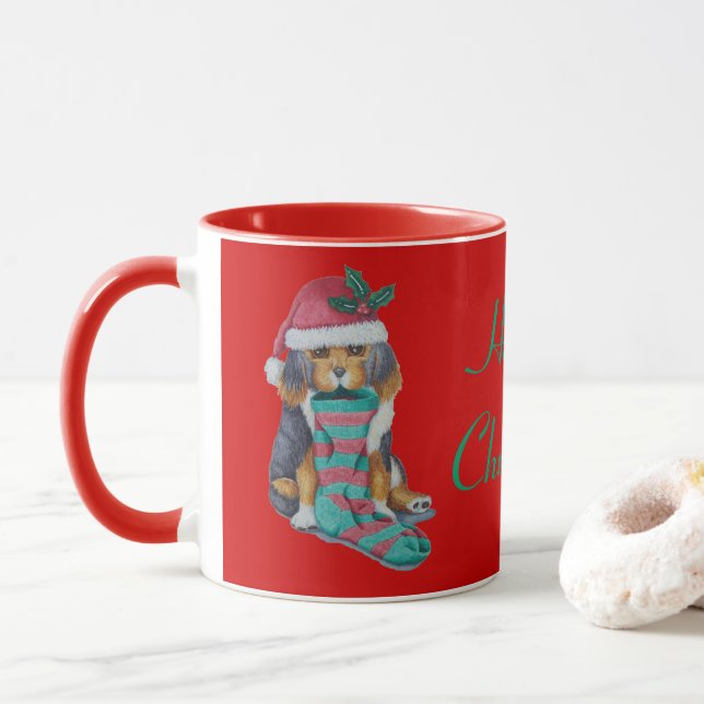 Mug chiot noir et brun mignon vêtu pour noël (Avec donut)