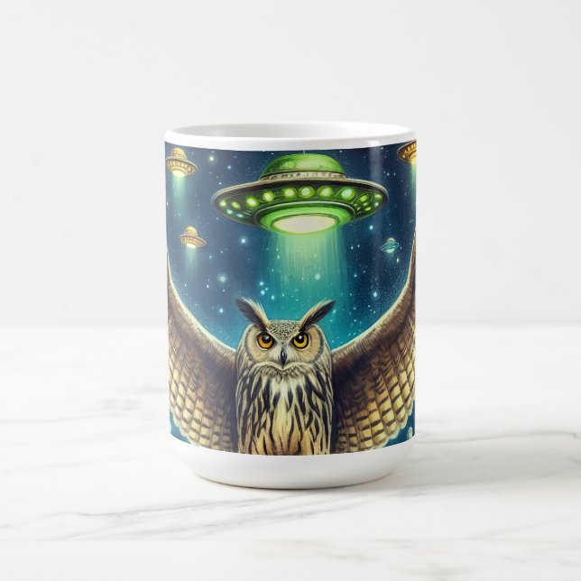 Mug Chouette cosmique - OVNI dans le ciel (Centre)