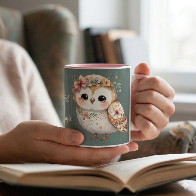 Mug Chouette Florale Mignonne avec un Nœud (Cute Floral Owl with Bow Mug In Use)