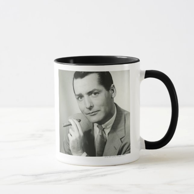 Mug Cigare de tabagisme d'homme d'affaires (Droite)