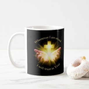 Mug Citation biblique avec les mains tenant Croix