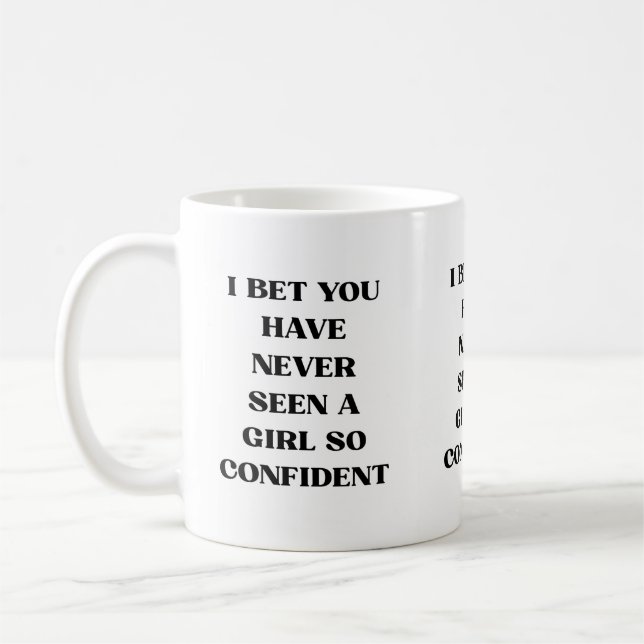 Mug Citation de fille confiante en gras – Féministe (Gauche)