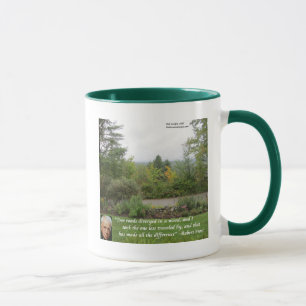 Mug Citation de sagesse de Robert Frost "La route moin