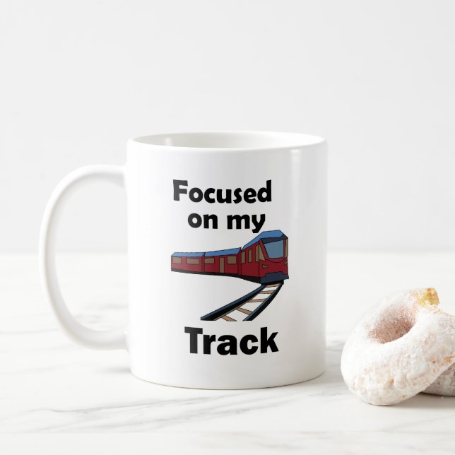 Mug Citation de train électrique concentré sur mon tra (Avec donut)
