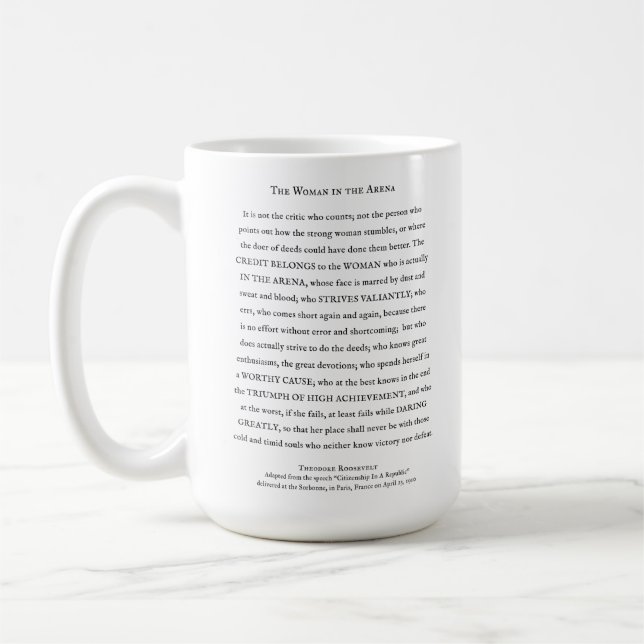 Mug Citation inspirante de Woman in the Arena (Gauche)