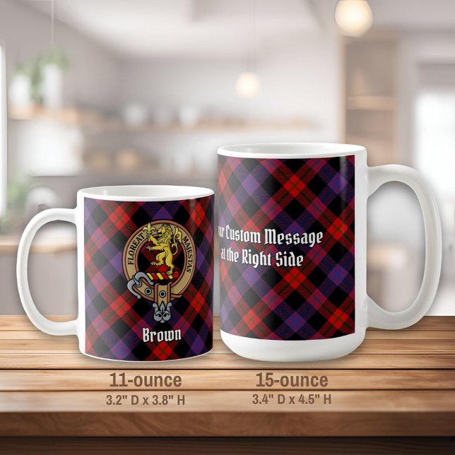 Mug Clan Brown Crest sur Tartan (Créateur téléchargé)