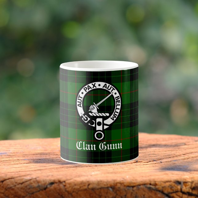 Mug Clan Gunn Crest Badge et Tartan (Créateur téléchargé)