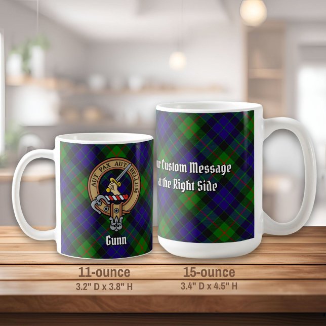 Mug Clan Gunn Crest sur Tartan (Créateur téléchargé)
