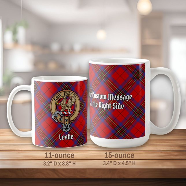 Mug Clan Leslie Crest sur Red Tartan (Créateur téléchargé)