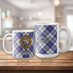 Mug Clan MacPherson Crest sur la robe bleue Tartan