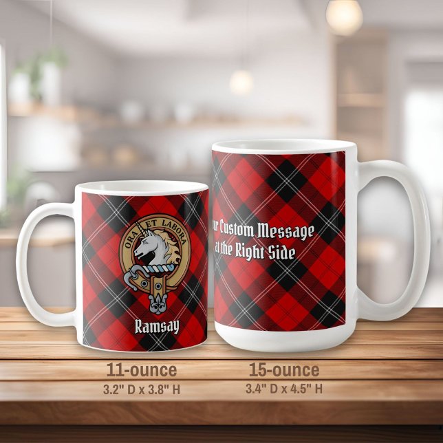 Mug Clan Ramsay Crest sur Red Tartan (Créateur téléchargé)