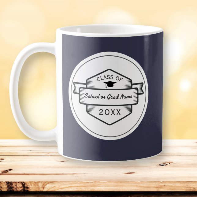 Mug Classe de graduation du logo de l'insigne rétro de (Créateur téléchargé)