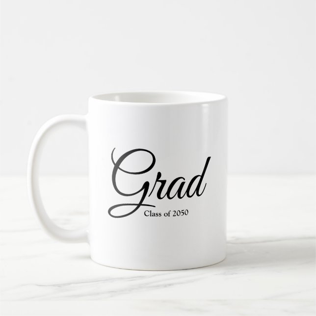Mug Classe Grad de 2024 noir blanc script personnalisé (Gauche)