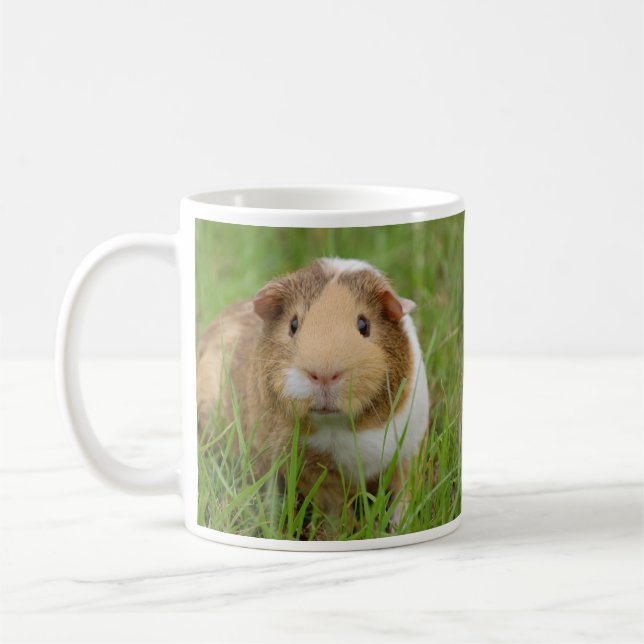 Mug Cochon de Guinée mignonne dans l'herbe (Gauche)