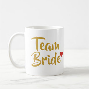 Mug Coeur de rouge de jeune mariée d'équipe
