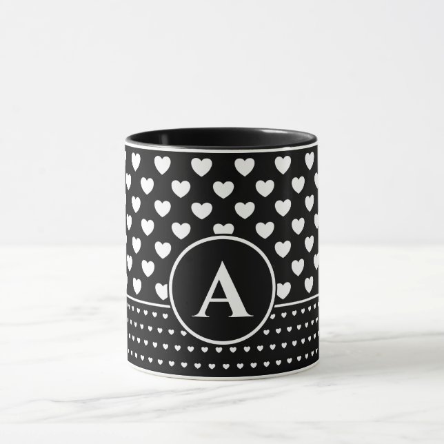Mug Cœurs Noir Et Blanc Élégants - Monogramme Personna (Centre)