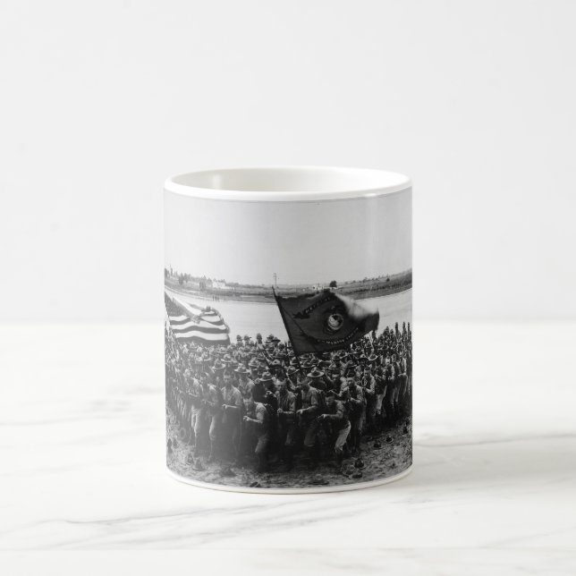 Mug Combattre d'abord la Marine Corps 1918 des (Centre)
