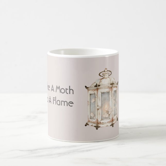 Mug Comme un papillon de nuit vers une flamme (Centre)