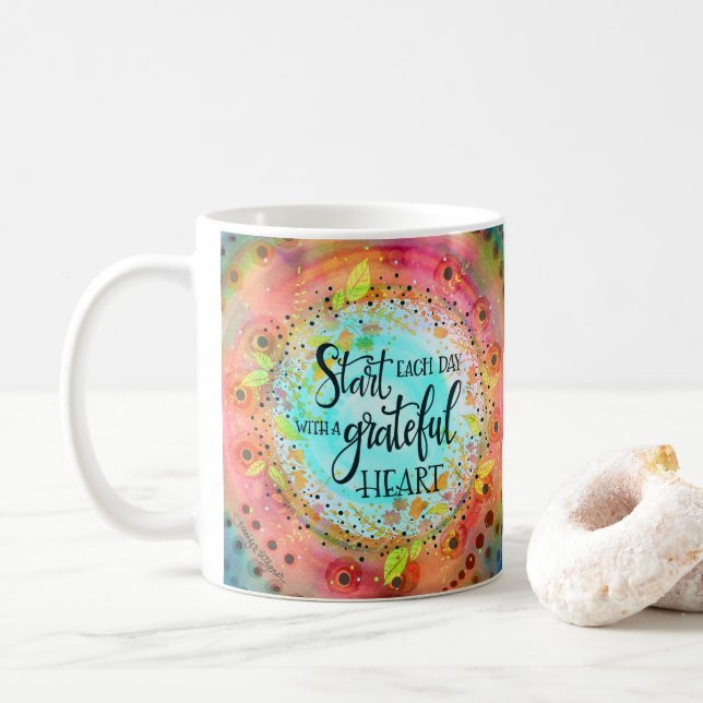 Mug Commencez chaque jour avec un coeur gracieux (Avec donut)