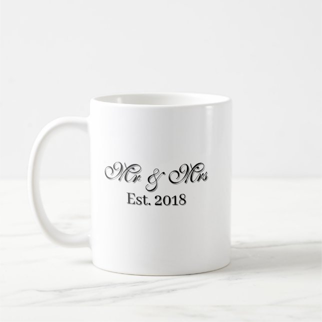 Mug Conception de couple personnalisée M. & Mme Année (Gauche)