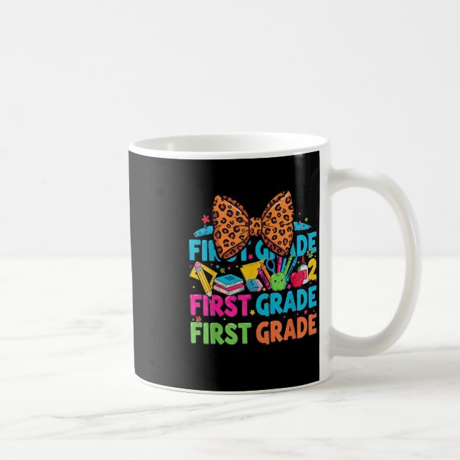 Mug Conception de crayon à nœud coquette première anné (Droite)