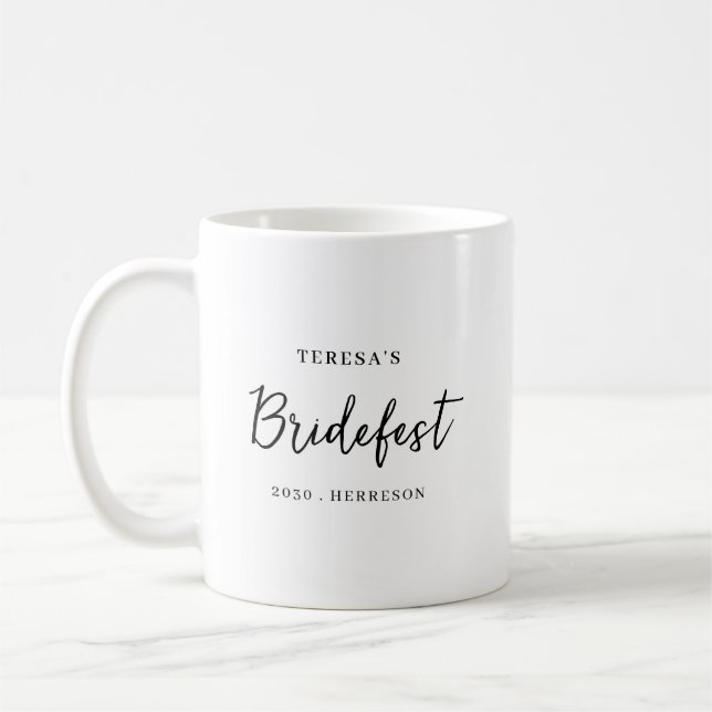 Mug Conception de demoiselle d'honneur de script minim (Gauche)