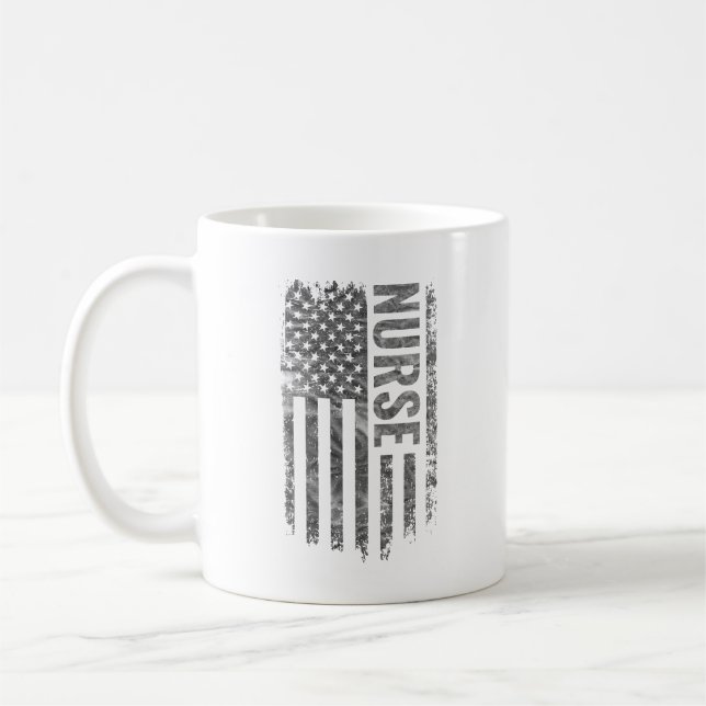 Mug Conception de drapeau USA infirmière en détresse (Gauche)