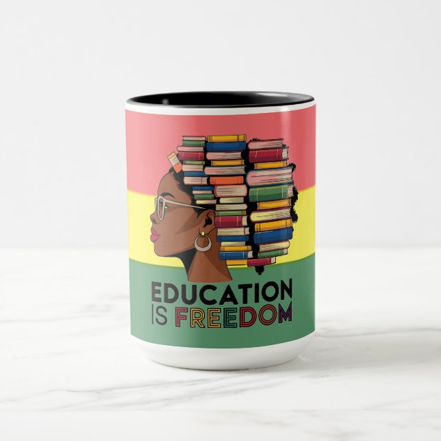 Mug Conception de profil afro Éducation est Liberté  (Centre)