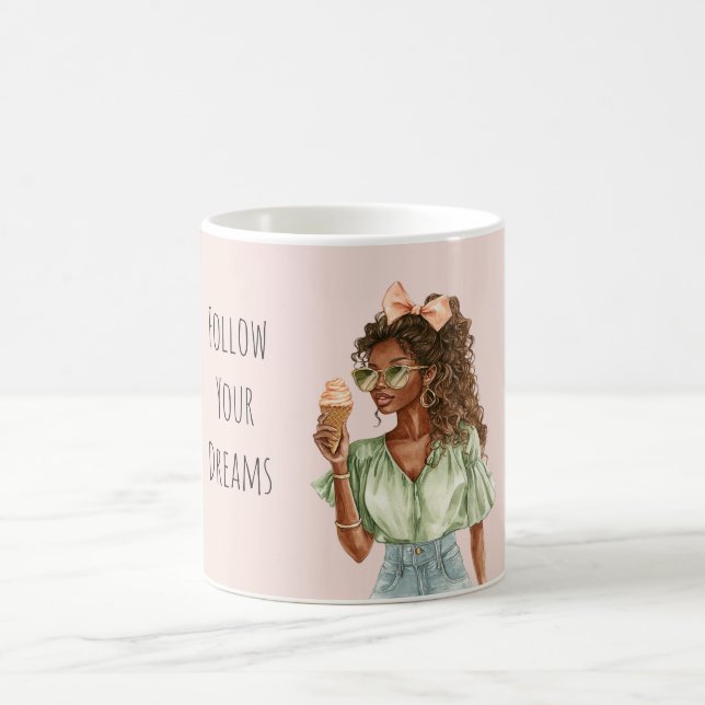Mug Cône de glace avec nœud papillon pêche fille noire (Centre)