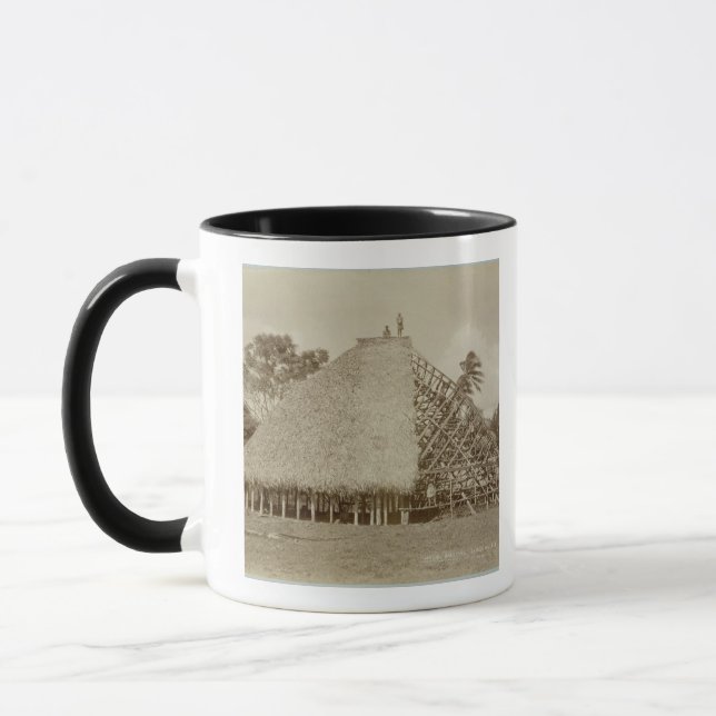 Mug Construction de logements au Samoa, c.1875 (photo (Gauche)