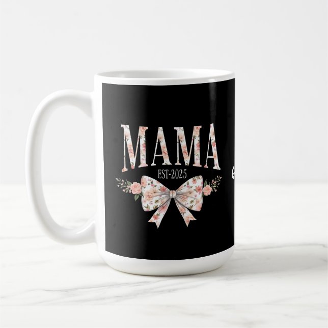 Mug Coquette Bow Mama Est 2025 Bonne fête des mères (Gauche)