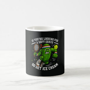 Mug Cornichon drôle jouant au pickleball