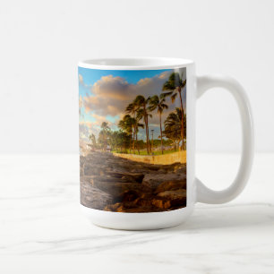 Mug Coucher du soleil d'océan au-dessus des roches et