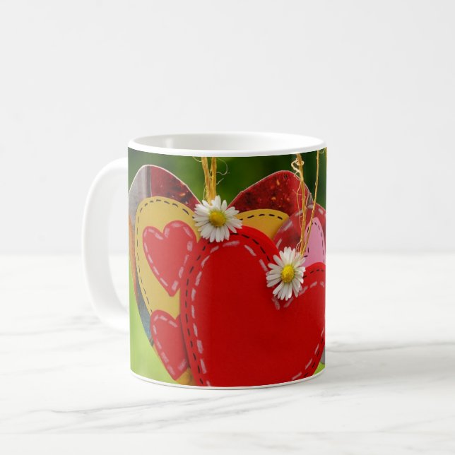 Mug Coupe en forme de coeur rouge - Amour & Romance (Devant gauche)