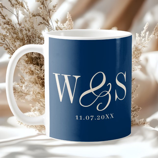 Mug Couples de mariage initial bleu marine élégant (Créateur téléchargé)