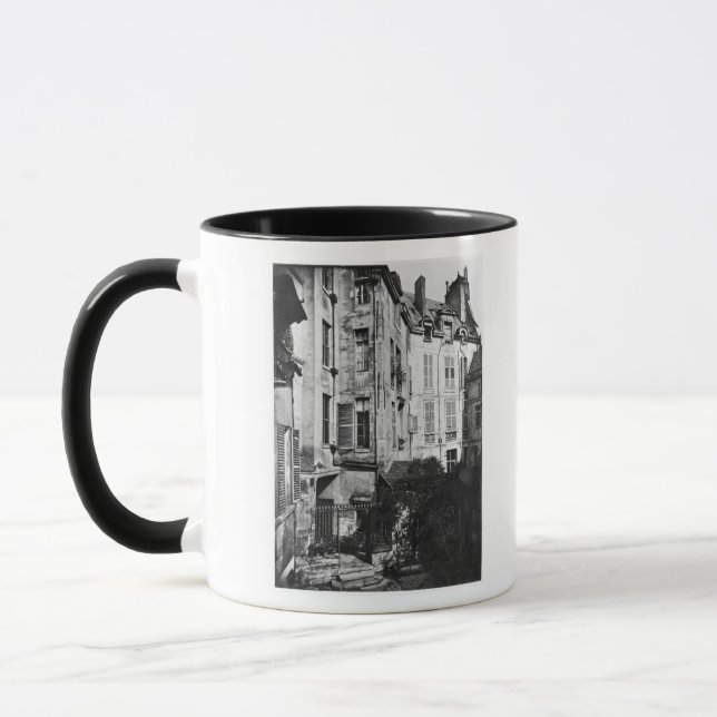 Mug Cour de Rohan, Paris, 1858-78 (Gauche)