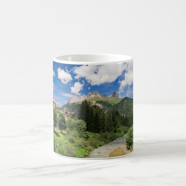 Mug Courant d'Avisio, di Fassa val, Italie (Centre)