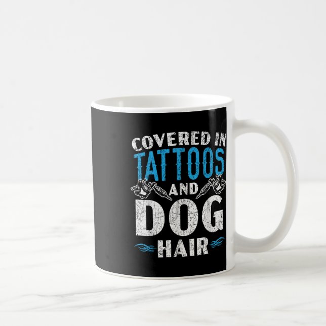 Mug Couvert De Tatouages Et De Tatouages De Cheveux De (Droite)
