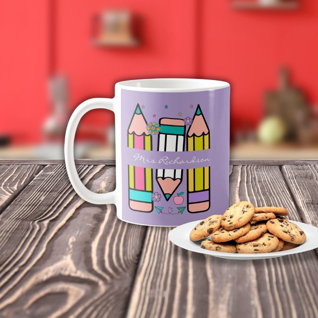 Mug Crayon de couleur lavande nom de l'enseignant cart (Créateur téléchargé)